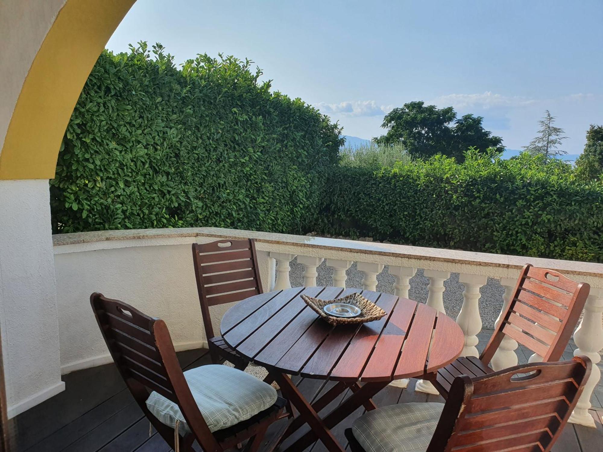 Villa Flora Malinska Oda fotoğraf
